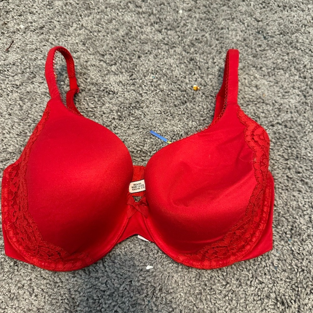 Body by Victoria’s Secret lined perfect coverage red bra size 34DD